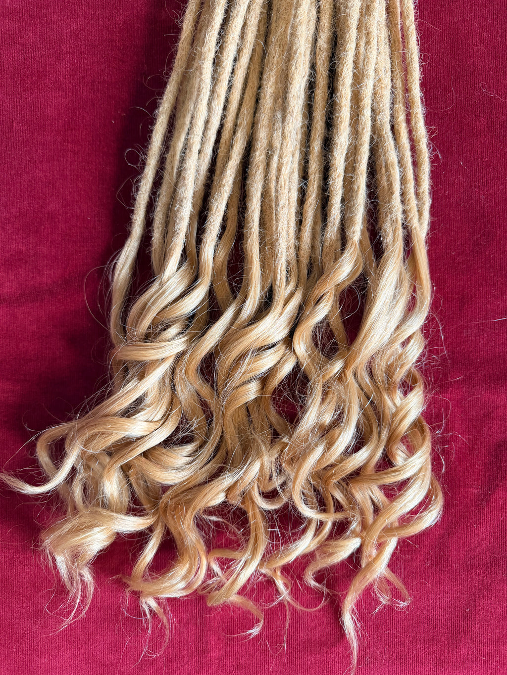 Champagne Blonde Mermaid Locs – 20” Length (7” Wavy Ends)